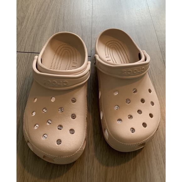 Crocs Womens Classic Clog Size 9 Light Pink Rubber Slip On Slingback Casual - Picture 1 of 6